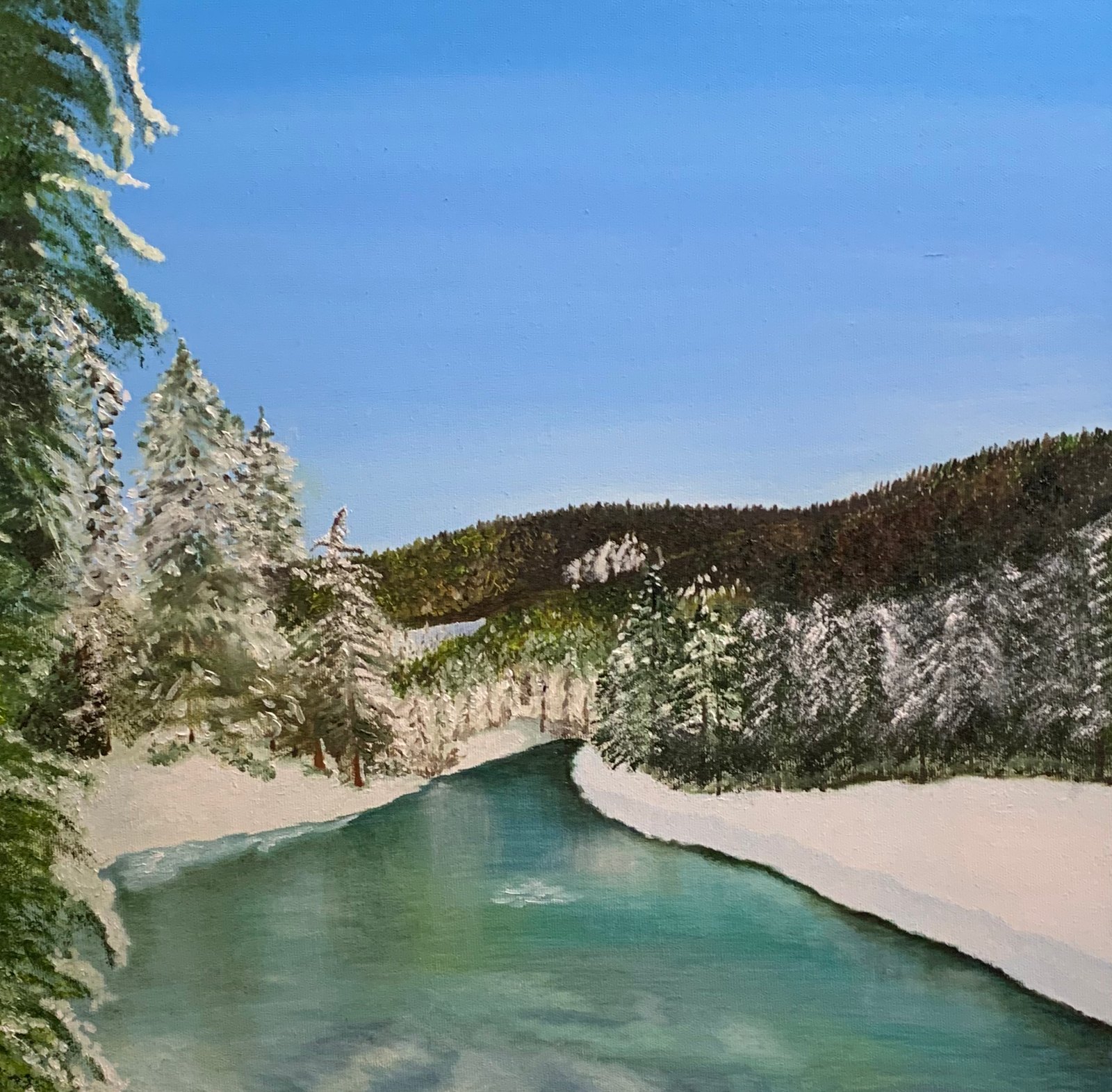 Paesaggio invernale con fiume turchese tra abeti innevati, acrilico di un’allieva del corso di pittura a Padova