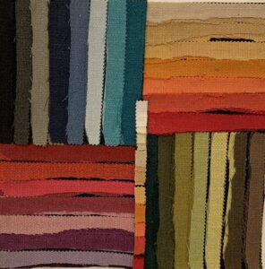 Strisce multicolore – opera di Cristina Zucchi